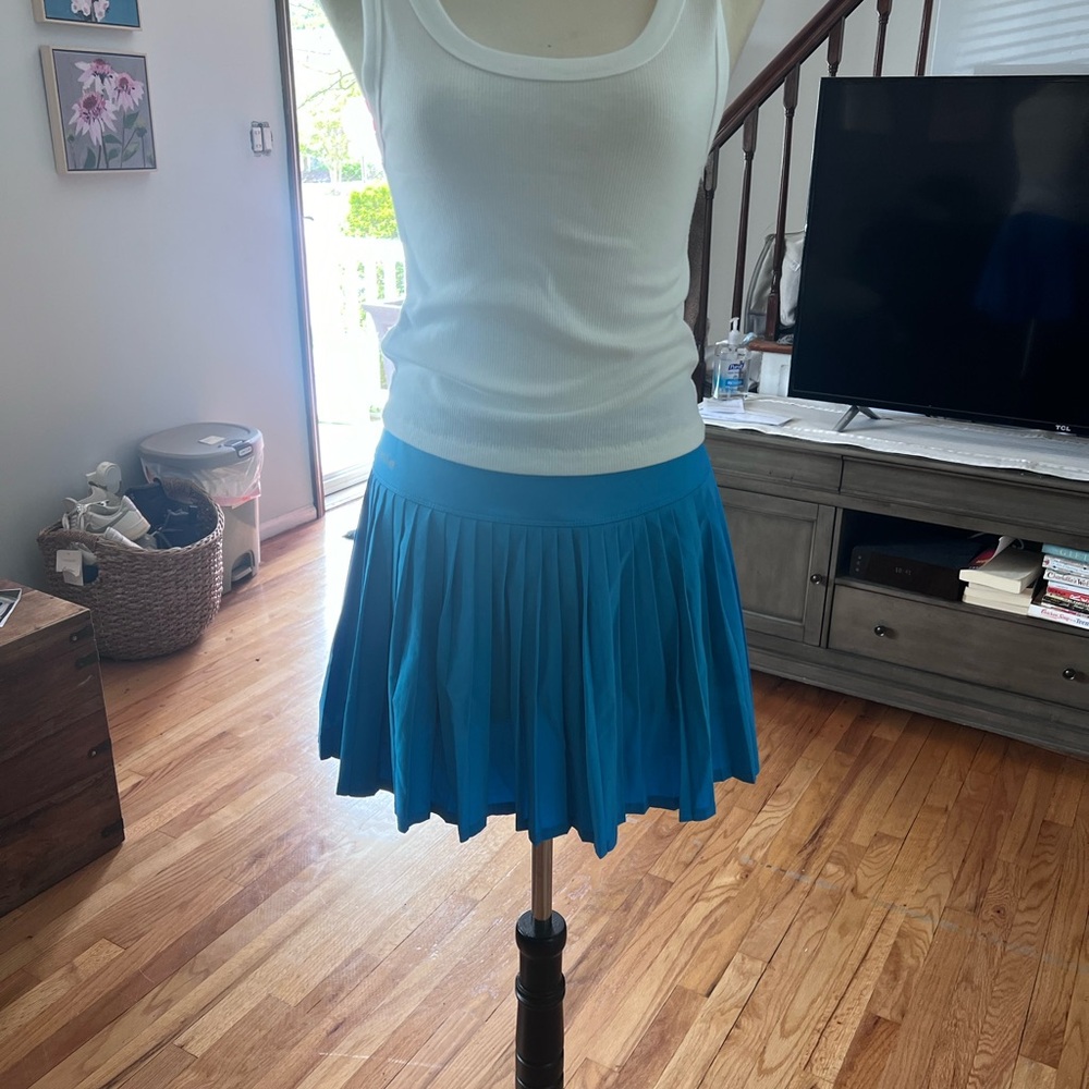 Bolle Skort ✨size XL excellent condition!! Worn only once or twice